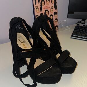 Lulu's Elegant Black Platform Sandals